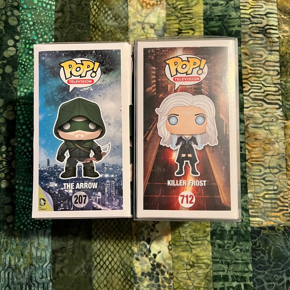 The Arrow 207 Killer Frost NYCC EX 712 Funko Pop Arrowverse pair - Picture 2 of 6